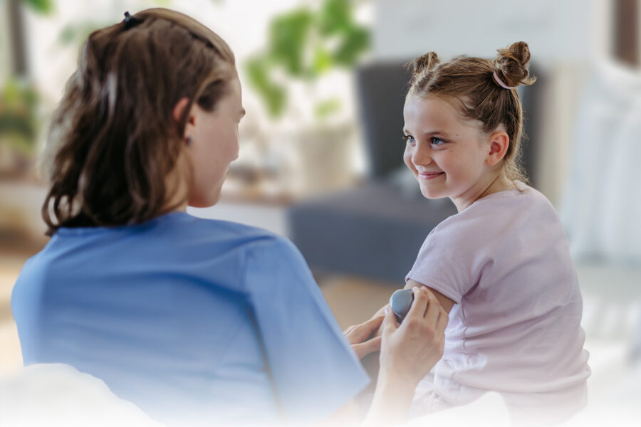 Kinder pflegen zu Hause